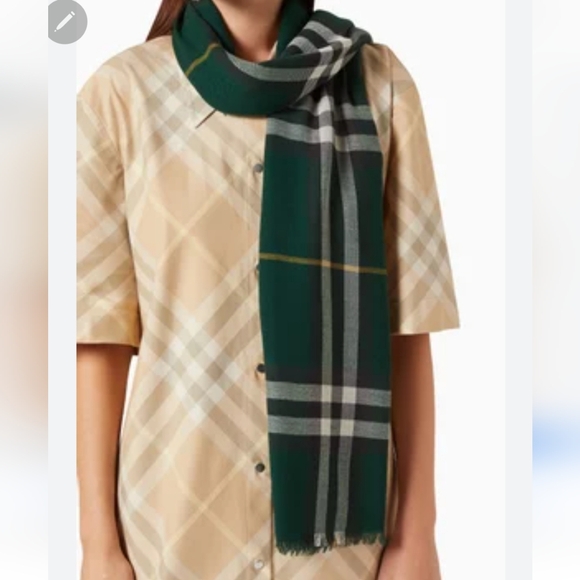 NWT$490 BURBERRY Giant Check Logo Pattern Fringed Trim Green Wool Twill Scarf - Picture 16 of 16